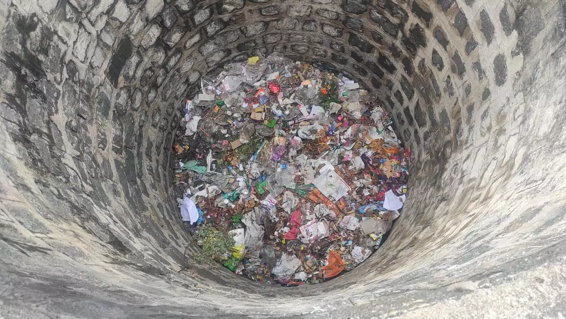 கிணற்றில் குப்பைகள் கொட்டலாமா?