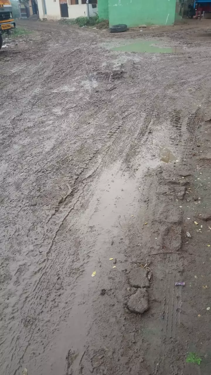 சாலை வசதி வேண்டும் சாலை வசதி வேண்டும்