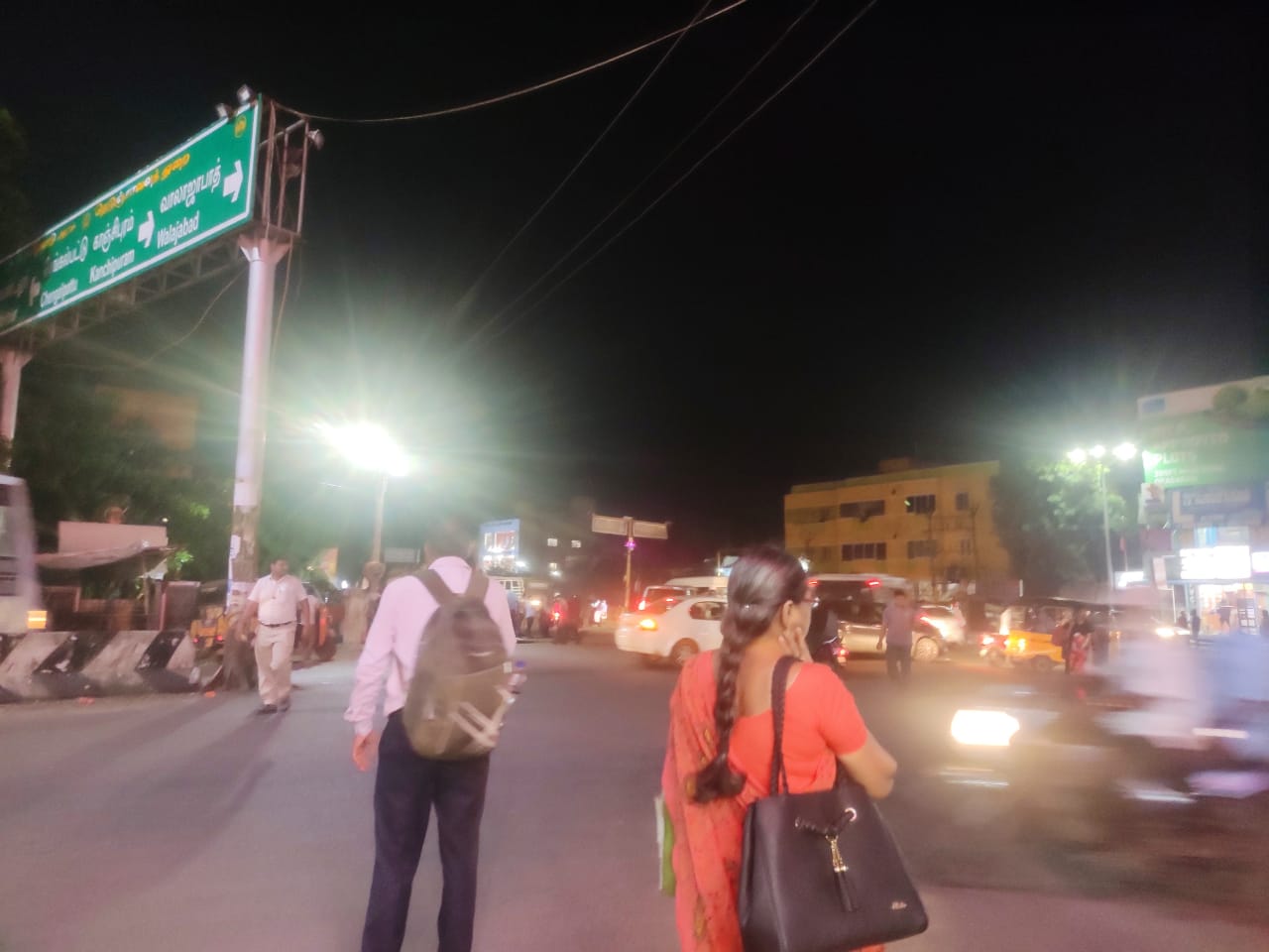 போக்குவரத்து சிக்னல் வேண்டும்