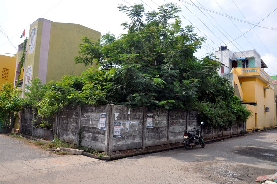 விஷப்பூச்சிகளின் கூடாரம்