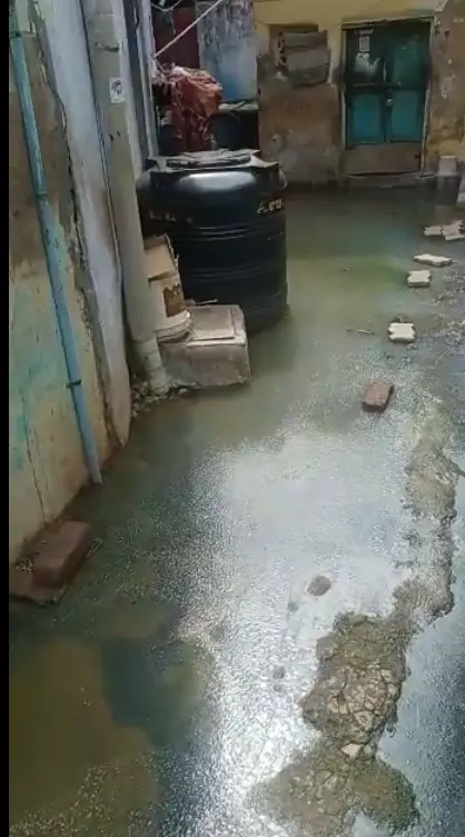 தேங்கி நிற்கும் கழிவுநீர் தேங்கி நிற்கும் கழிவுநீர்