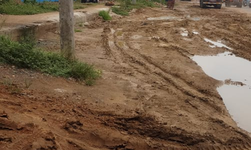 சாலையில் பள்ளம்