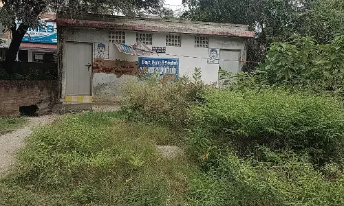 சுகாதாரம் இல்லாத கழிப்பிடம்