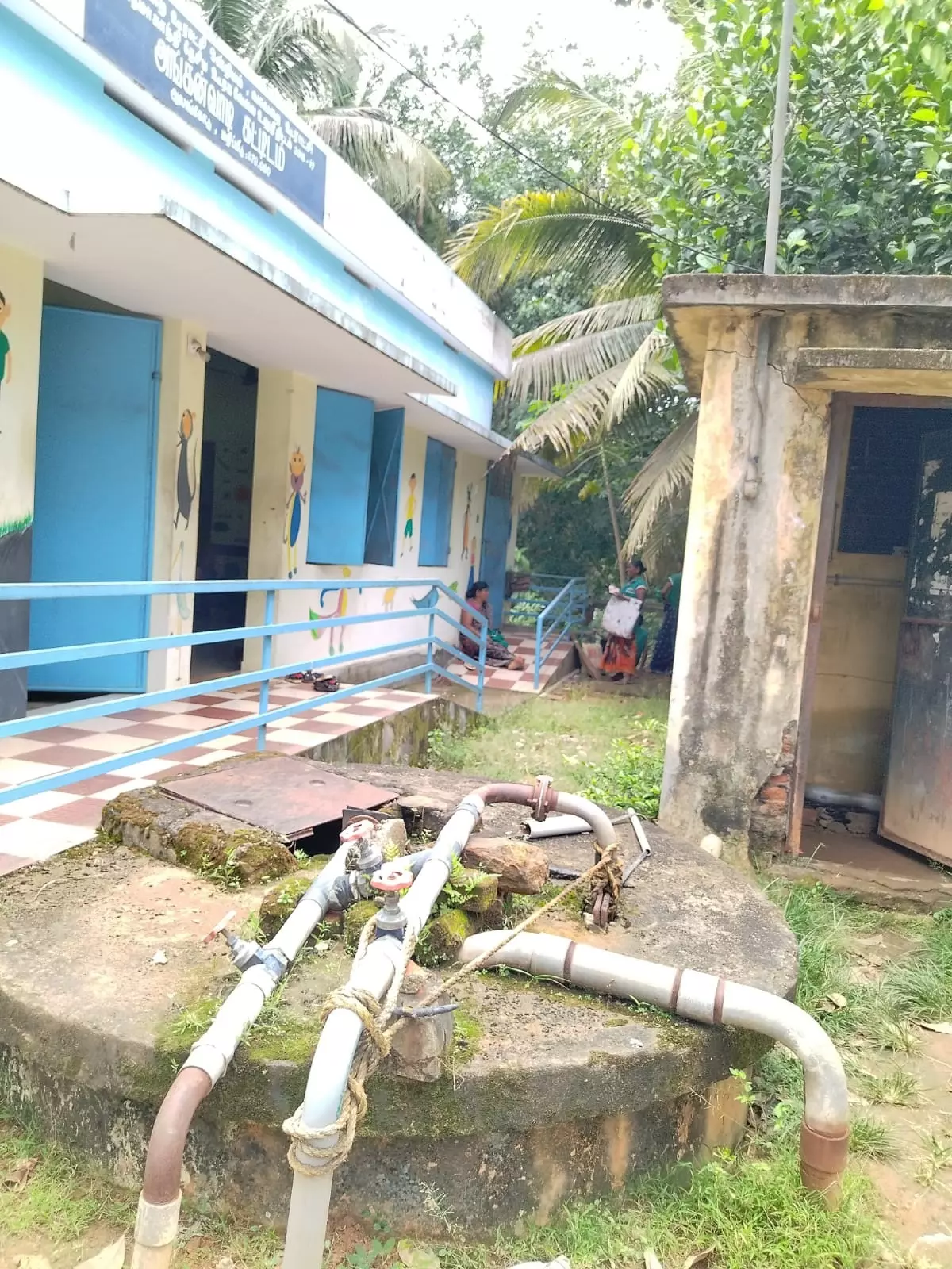 தடுப்பு சுவர் தேவை தடுப்பு சுவர் தேவை