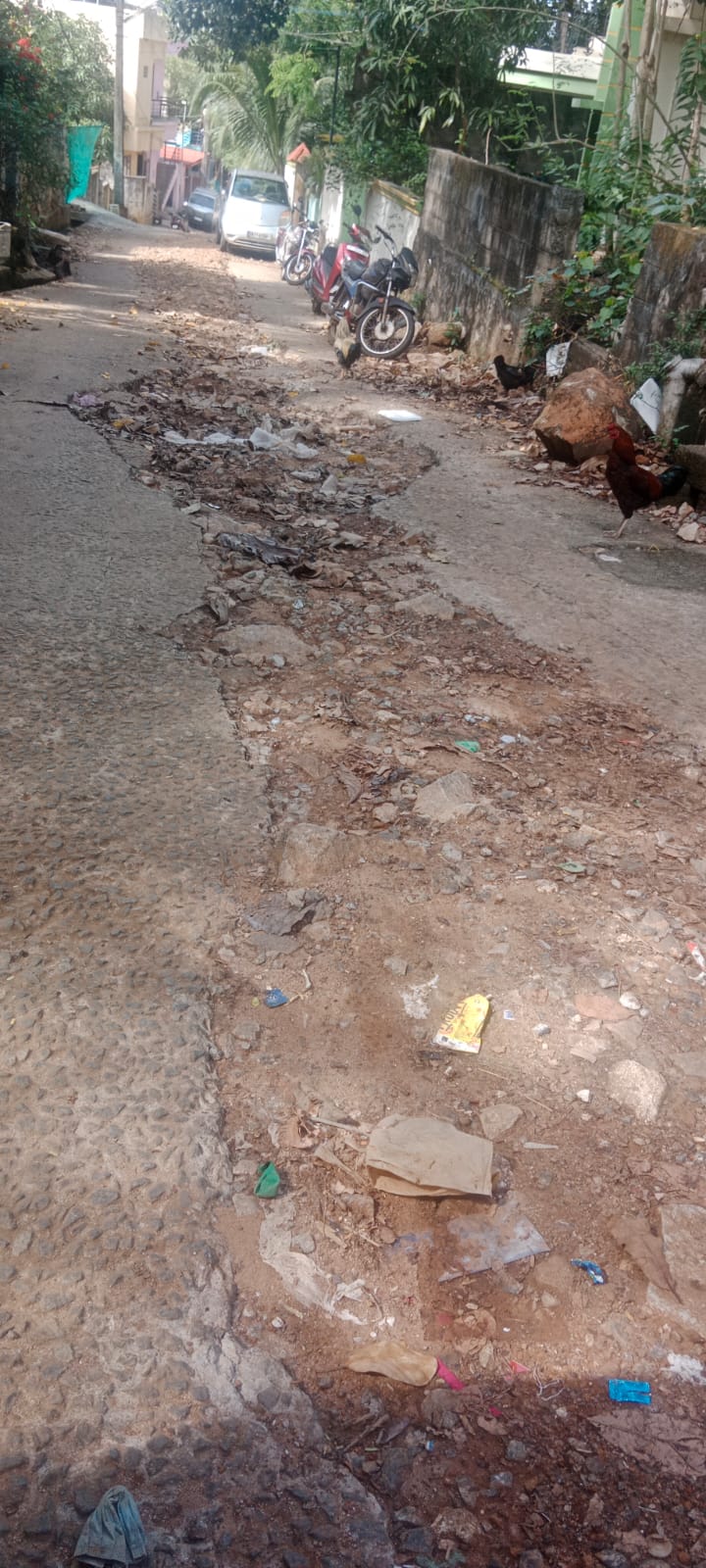 சாலைைய சீரமைக்க வேண்டும்