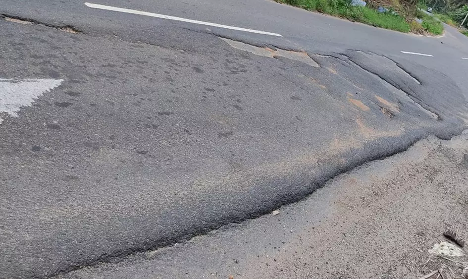 விபத்துகளை தடுக்க வேண்டும் விபத்துகளை தடுக்க வேண்டும்