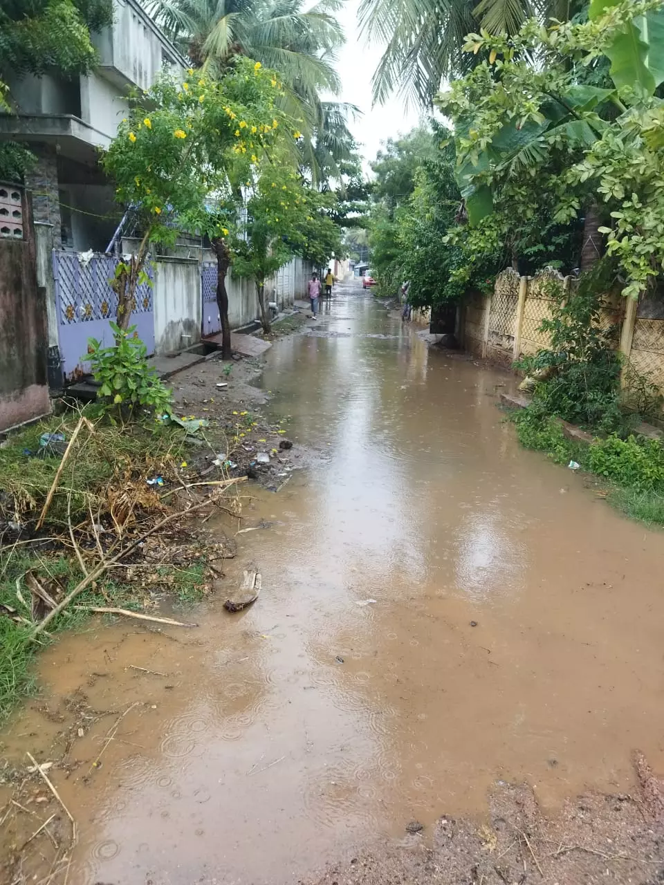 கிடப்பில் போடப்பட்ட சாலை பணி கிடப்பில் போடப்பட்ட சாலை பணி