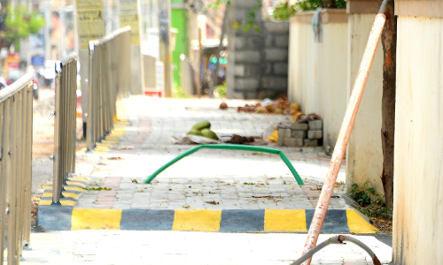 குழாய்களை மாற்றி அமைக்க வேண்டும்