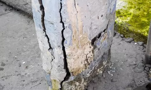 ஆபத்தான மின்கம்பம் ஆபத்தான மின்கம்பம்