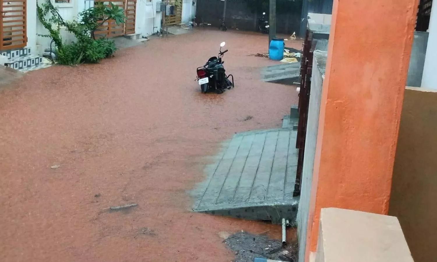 வடிகால் வசதி ஏற்படுத்த வேண்டும்