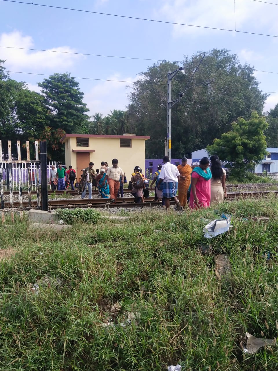 சுரங்கப்பாதை அமைக்க கோரிக்கை சுரங்கப்பாதை அமைக்க கோரிக்கை