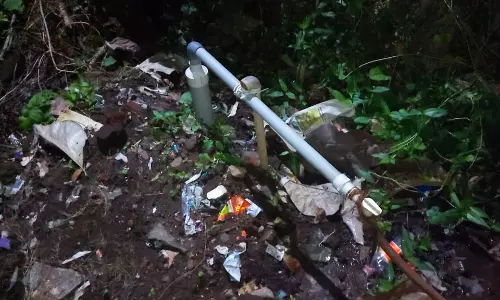 குடிநீர் குழாய் சீரமைக்கப்படுமா? குடிநீர் குழாய் சீரமைக்கப்படுமா?