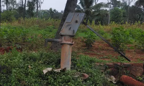 சேதமடைந்த குடிநீர் குழாய்