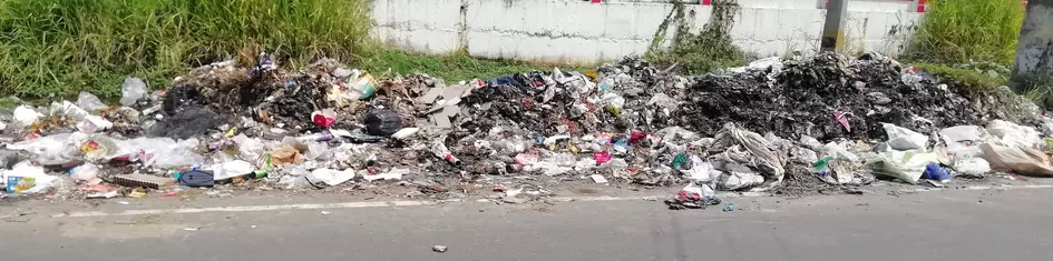 குவிந்து கிடக்கும் குப்பைகள் குவிந்து கிடக்கும் குப்பைகள்