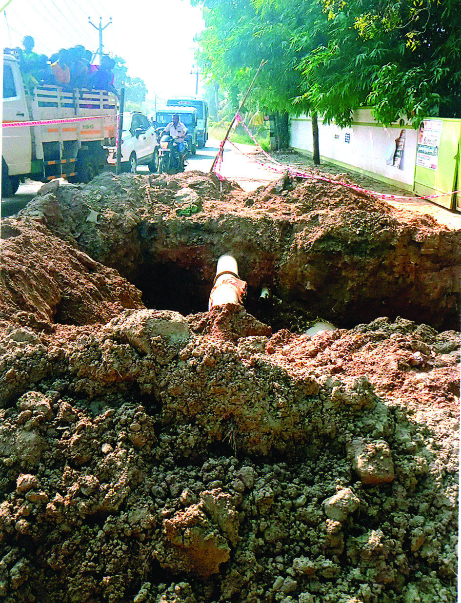 குழி மூடப்படுமா? குழி மூடப்படுமா?