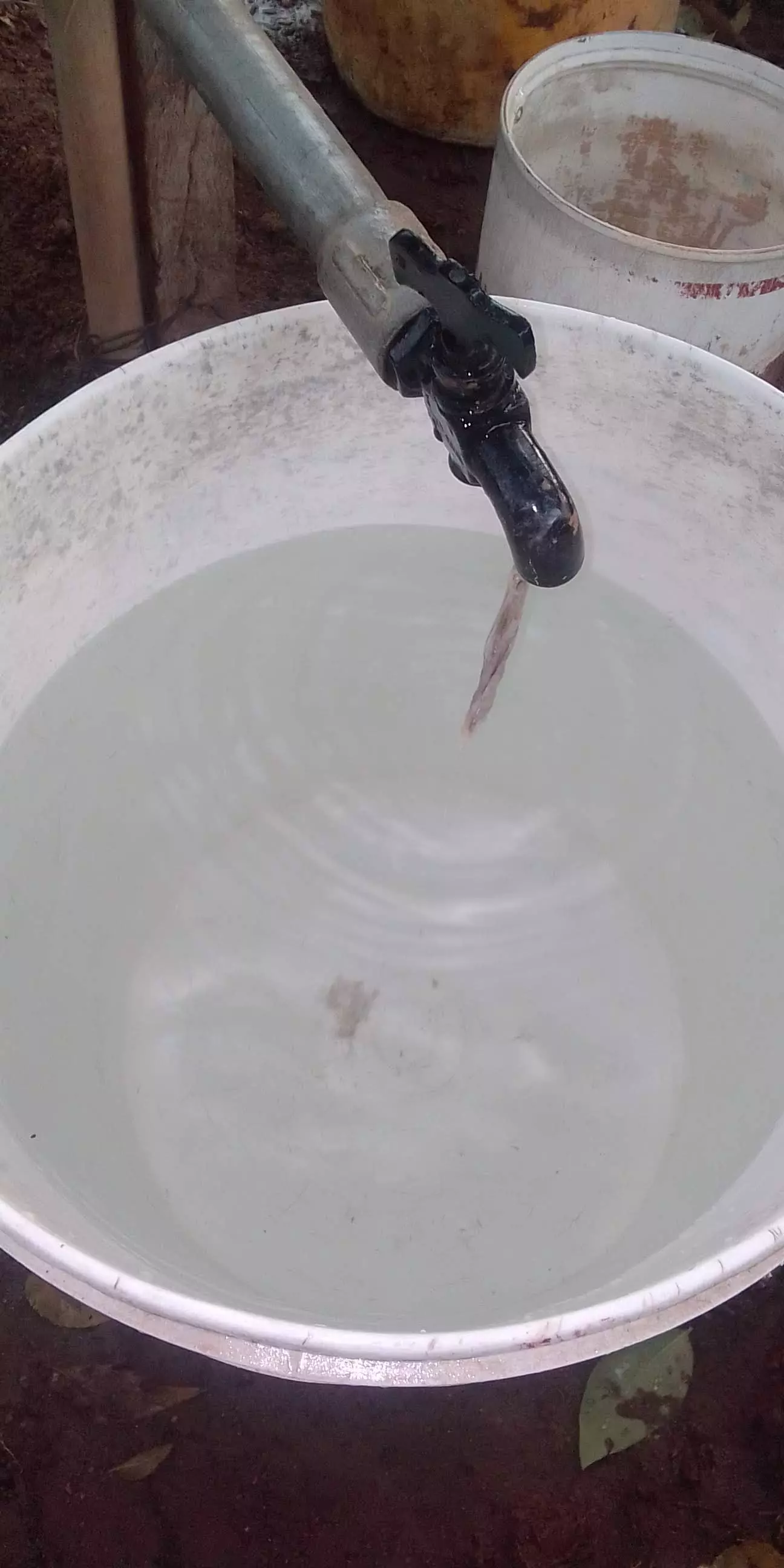 சுகாதாரமாற்ற குடிநீர்