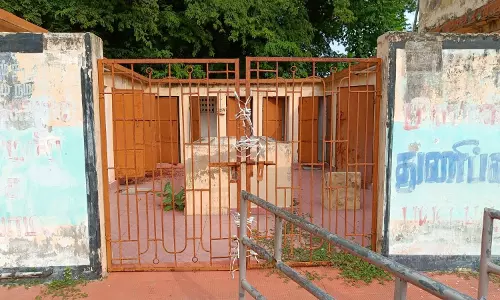 சுகாதார வளாகத்தை திறக்க வேண்டும்