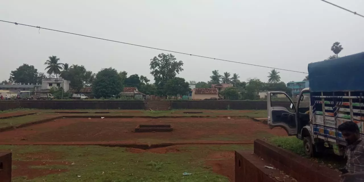 வரத்து வாரிகள் தூர்வாரப்படுமா? வரத்து வாரிகள் தூர்வாரப்படுமா?