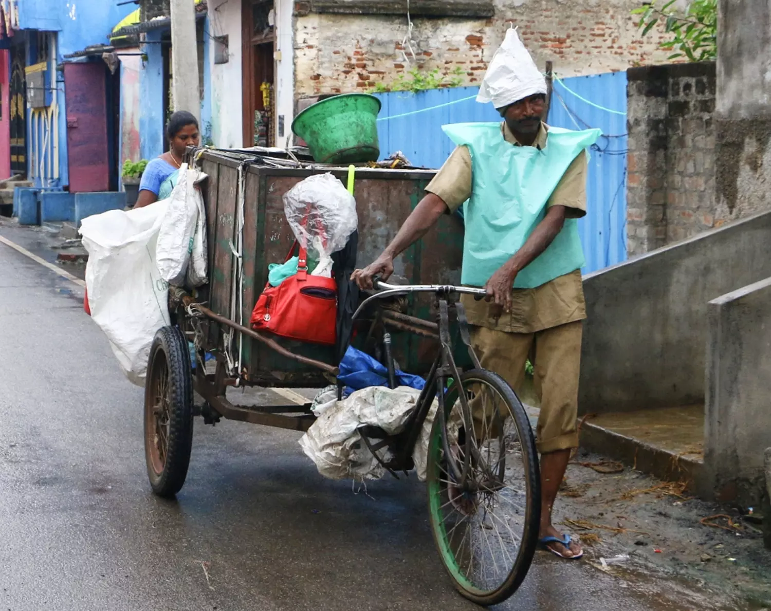 பாதுகாப்பு உடை வழங்கப்படுமா?