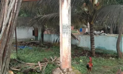 ஆபத்தான குடிநீர் தொட்டி