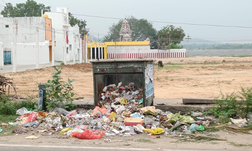 குப்பைகளை அகற்ற வேண்டும்