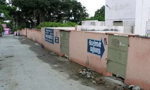 பயன்பாட்டுக்கு வராத சுகாதார வளாகம் பயன்பாட்டுக்கு வராத சுகாதார வளாகம்