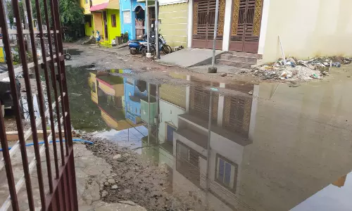 நிரம்பி வழியும் கழிவுநீர்