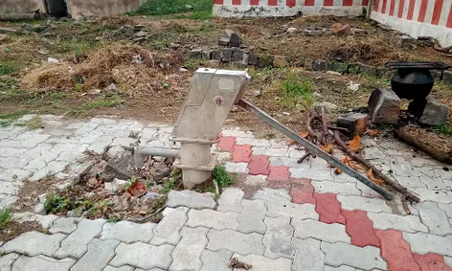 பழுதடைந்த அடிபம்பு