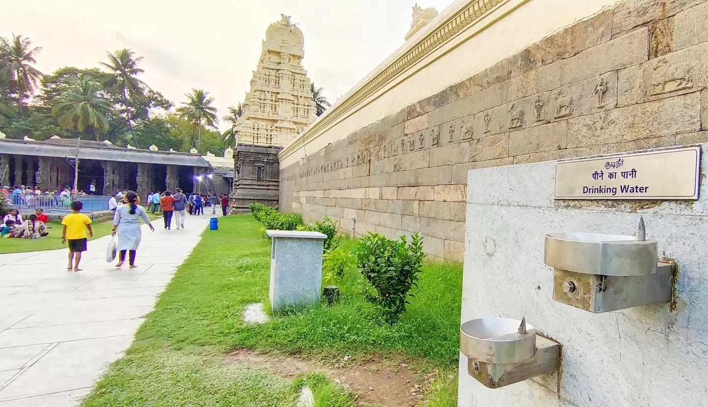 குடிநீர் வழங்க வேண்டும்