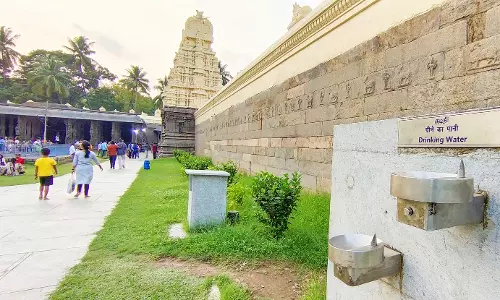 குடிநீர் வழங்க வேண்டும் குடிநீர் வழங்க வேண்டும்