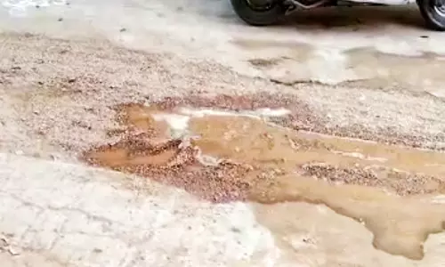 குடிநீர் குழாய் உடைப்பு குடிநீர் குழாய் உடைப்பு