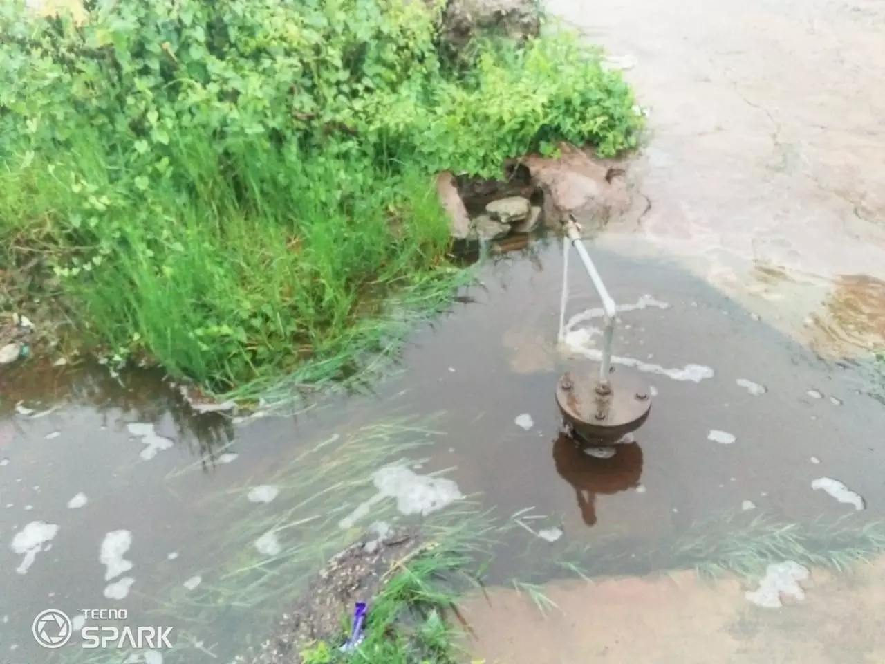 தூர்வாரப்படாத கழிவுநீர் வாய்க்கால் தூர்வாரப்படாத கழிவுநீர் வாய்க்கால்