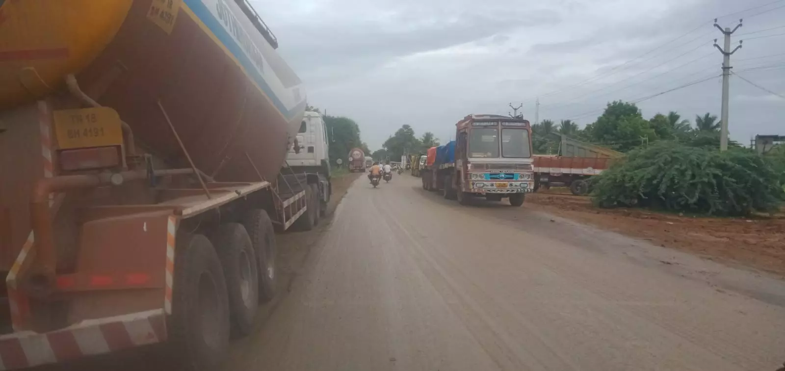 போக்குவரத்திற்கு இடையூறு