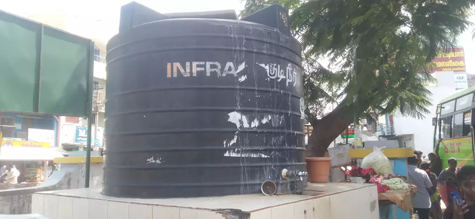 பராமரிப்பின்றி குடிநீர் தொட்டி பராமரிப்பின்றி குடிநீர் தொட்டி