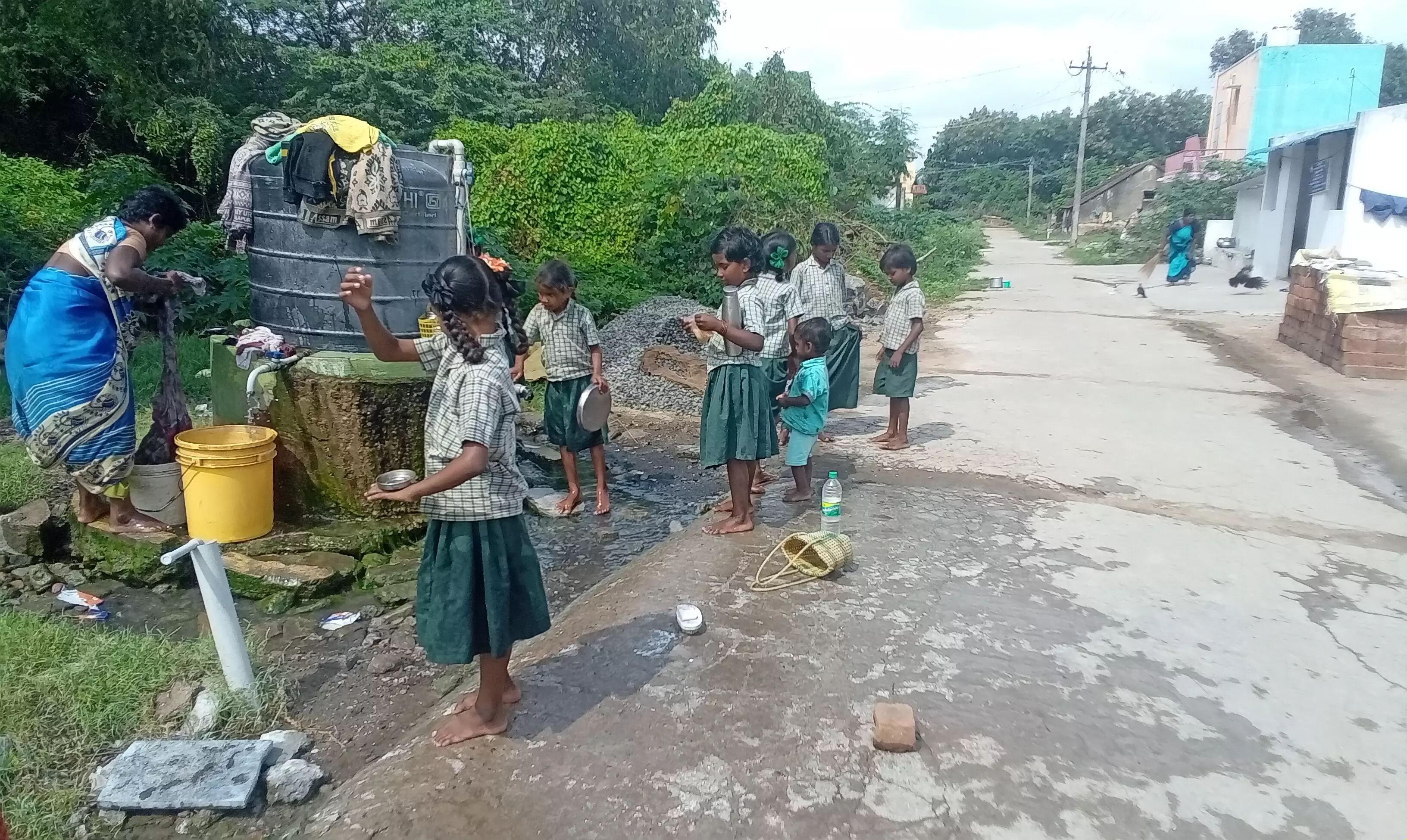 குடிநீர் தொட்டி அமைக்க வேண்டும்