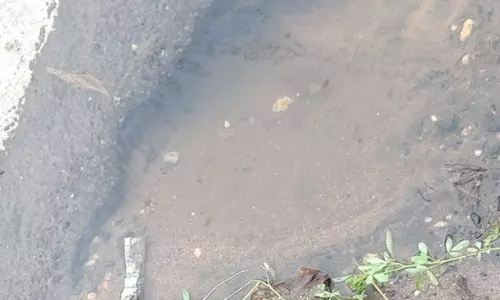 குழாய் உடைந்து வீணாகும் குடிநீர்