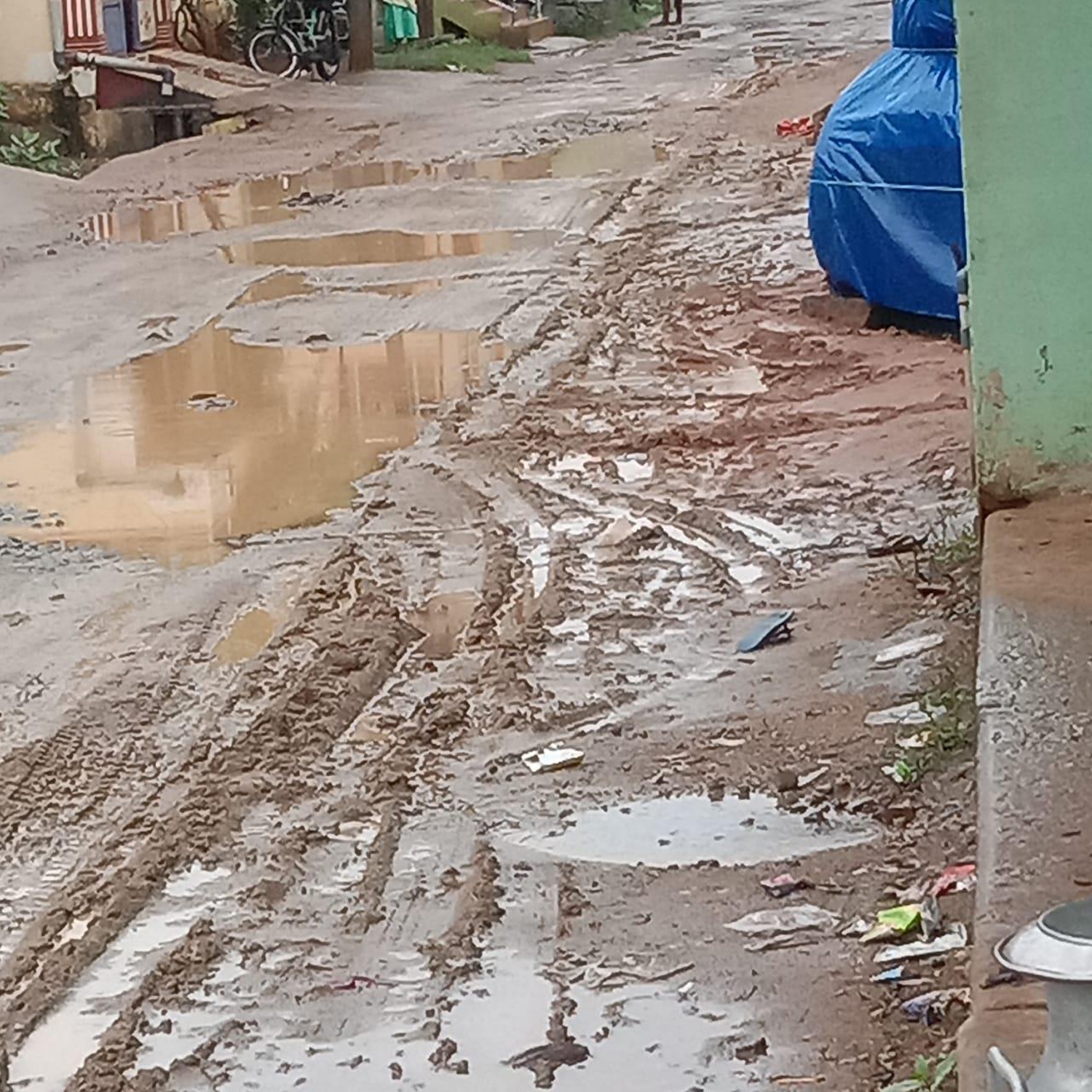 சாலை சேதம் சாலை சேதம்