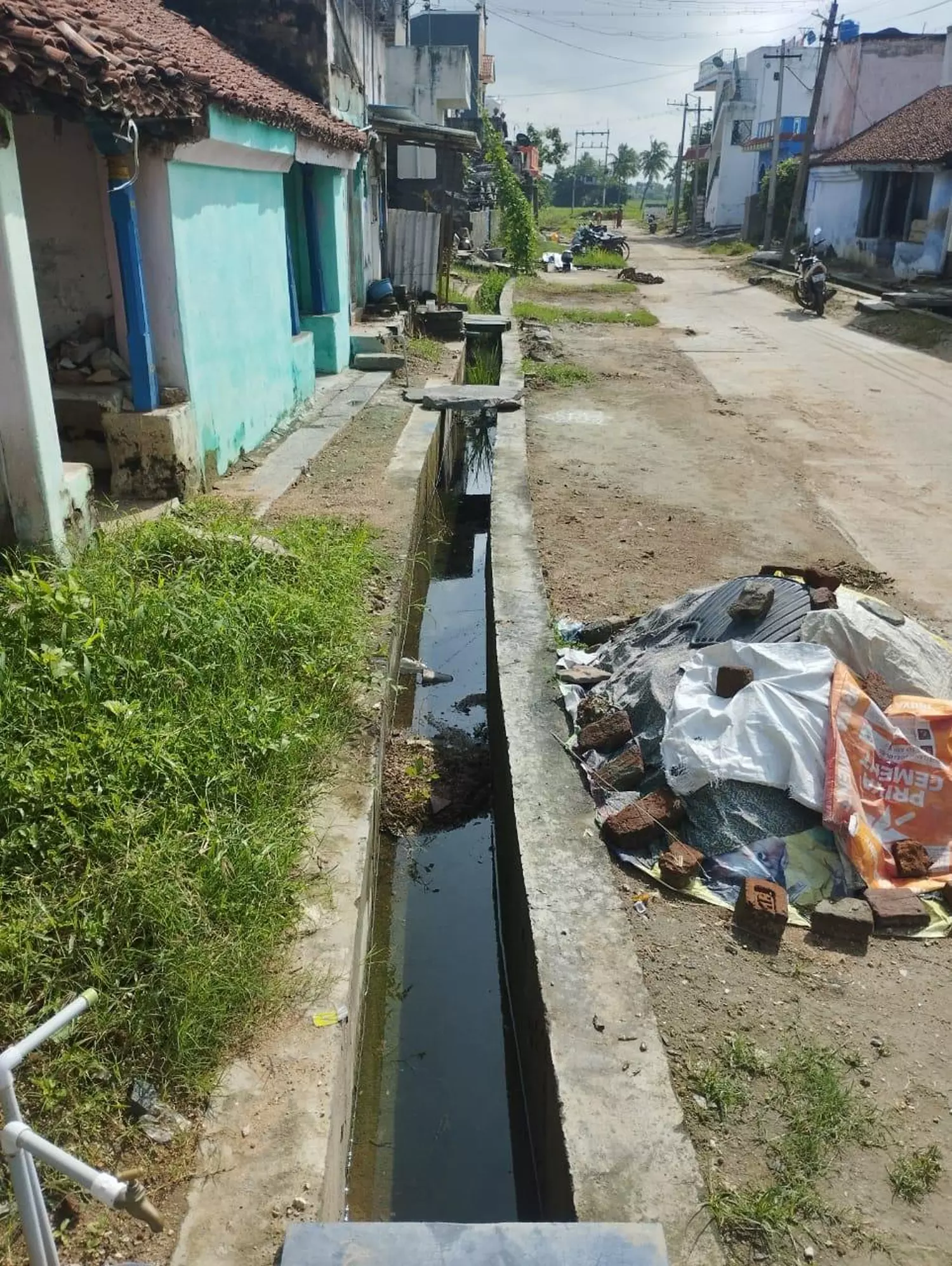 முழுமை அடையாத கால்வாய் பணி