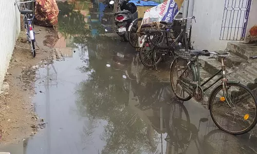 கழிவுநீரால் சிரமம் கழிவுநீரால் சிரமம்