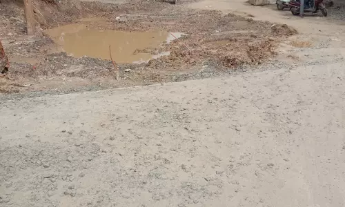 பள்ளம் மூடப்படுமா?