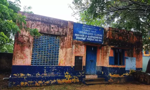 சிதிலமடைந்த அங்கன்வாடி கட்டிடம்