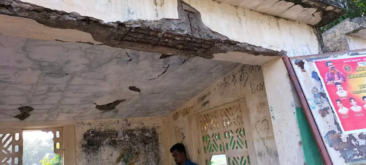 ஆபத்தான நிழற்குடை ஆபத்தான நிழற்குடை