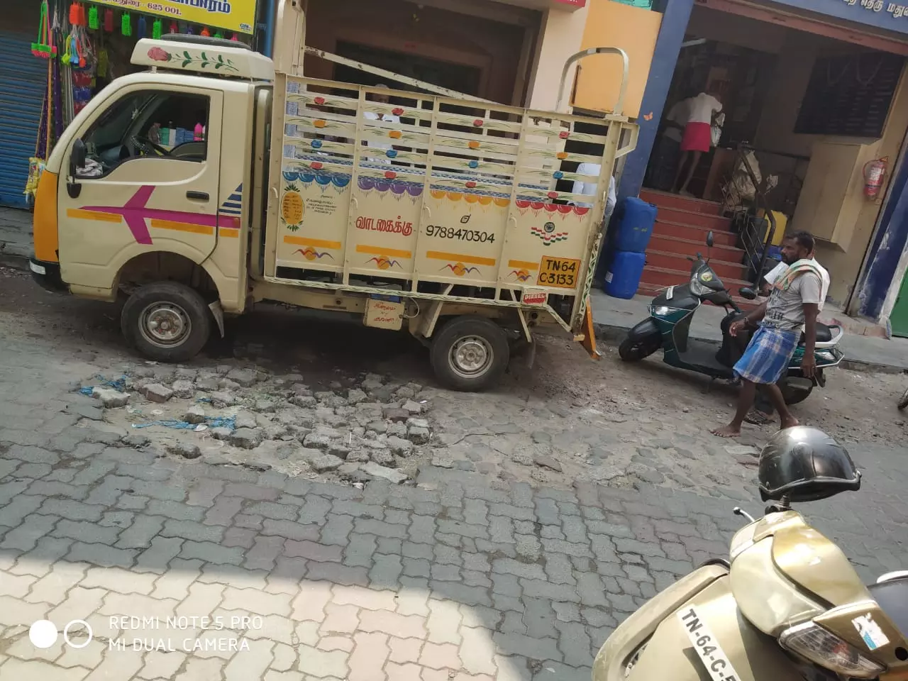 வாகனஓட்டிகள் அவதி வாகனஓட்டிகள் அவதி