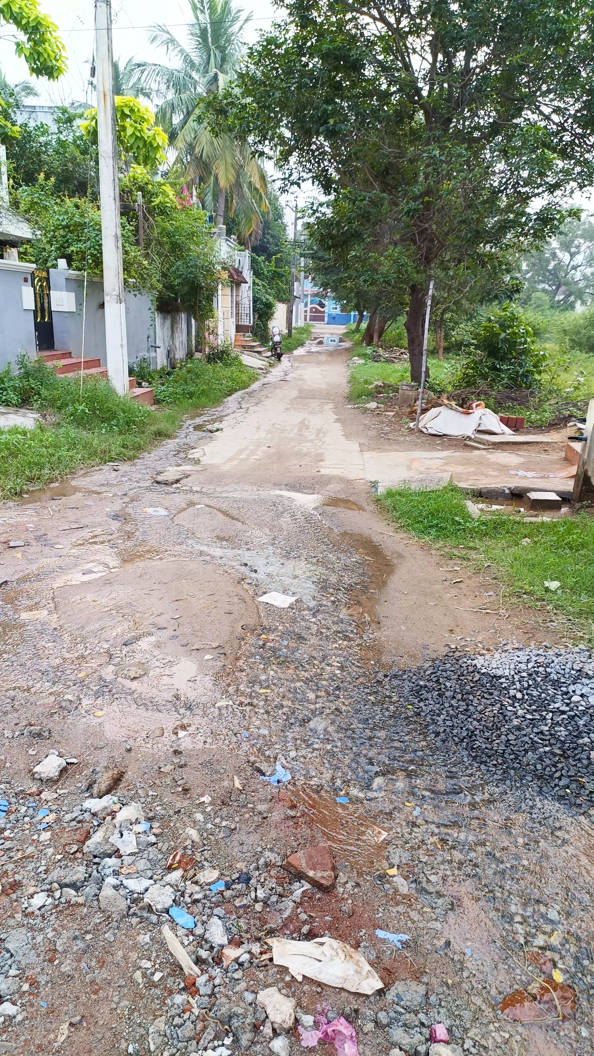 குடிநீர் குழாய் உடைப்பு குடிநீர் குழாய் உடைப்பு