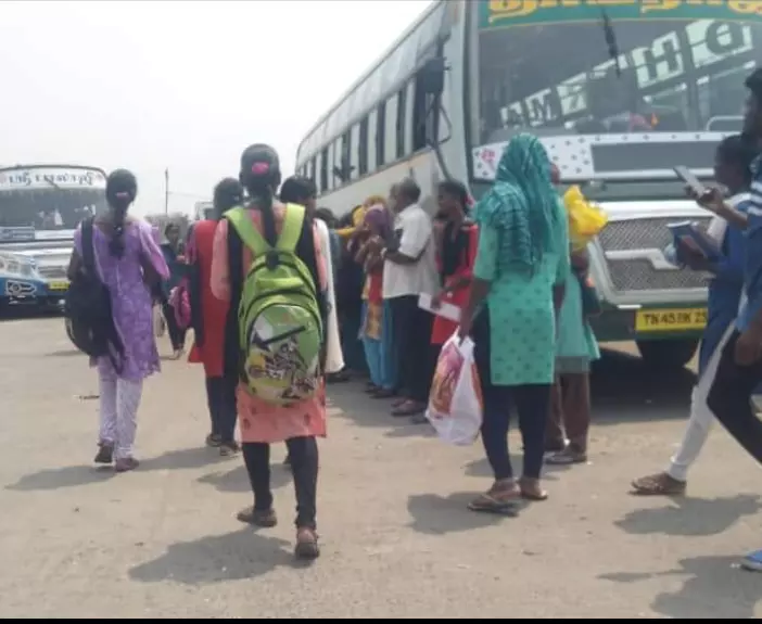 நிழற்குடை வசதி வேண்டும்