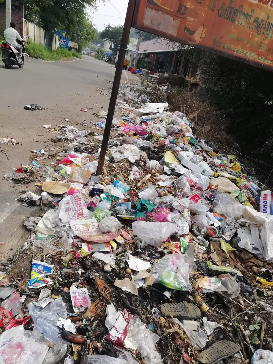 குவிந்து கிடக்கும் குப்பைகள் குவிந்து கிடக்கும் குப்பைகள்