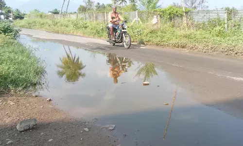 தேங்கும் கழிவுநீர் தேங்கும் கழிவுநீர்