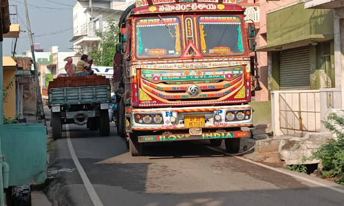 சாலைகளை விரிவாக்கம் செய்வார்களா?