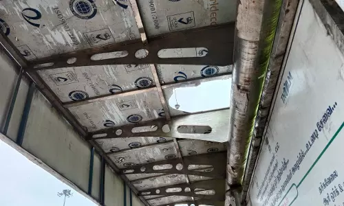 நிழற்குடை சேதம்