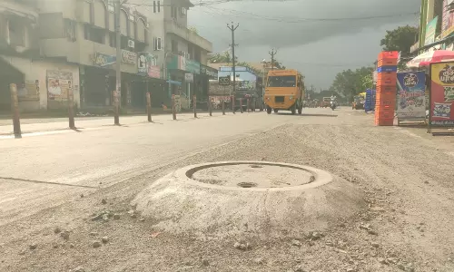 பாதாள சாக்கடை மூடியால் விபத்து